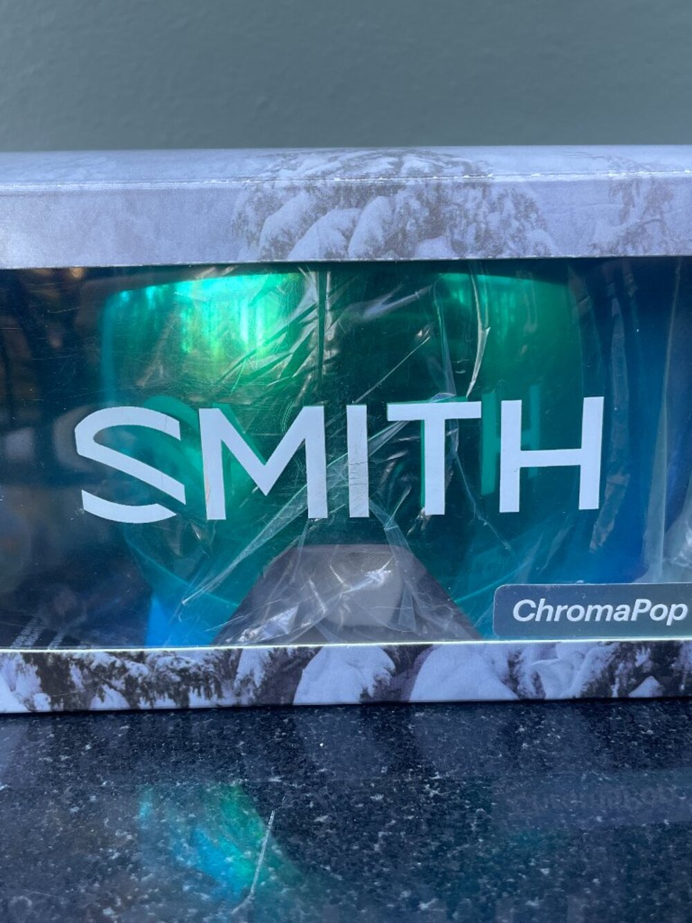 Smith Optics I/O MAG XL replacement lens featuring ChromaPop Sun Green Mirror te